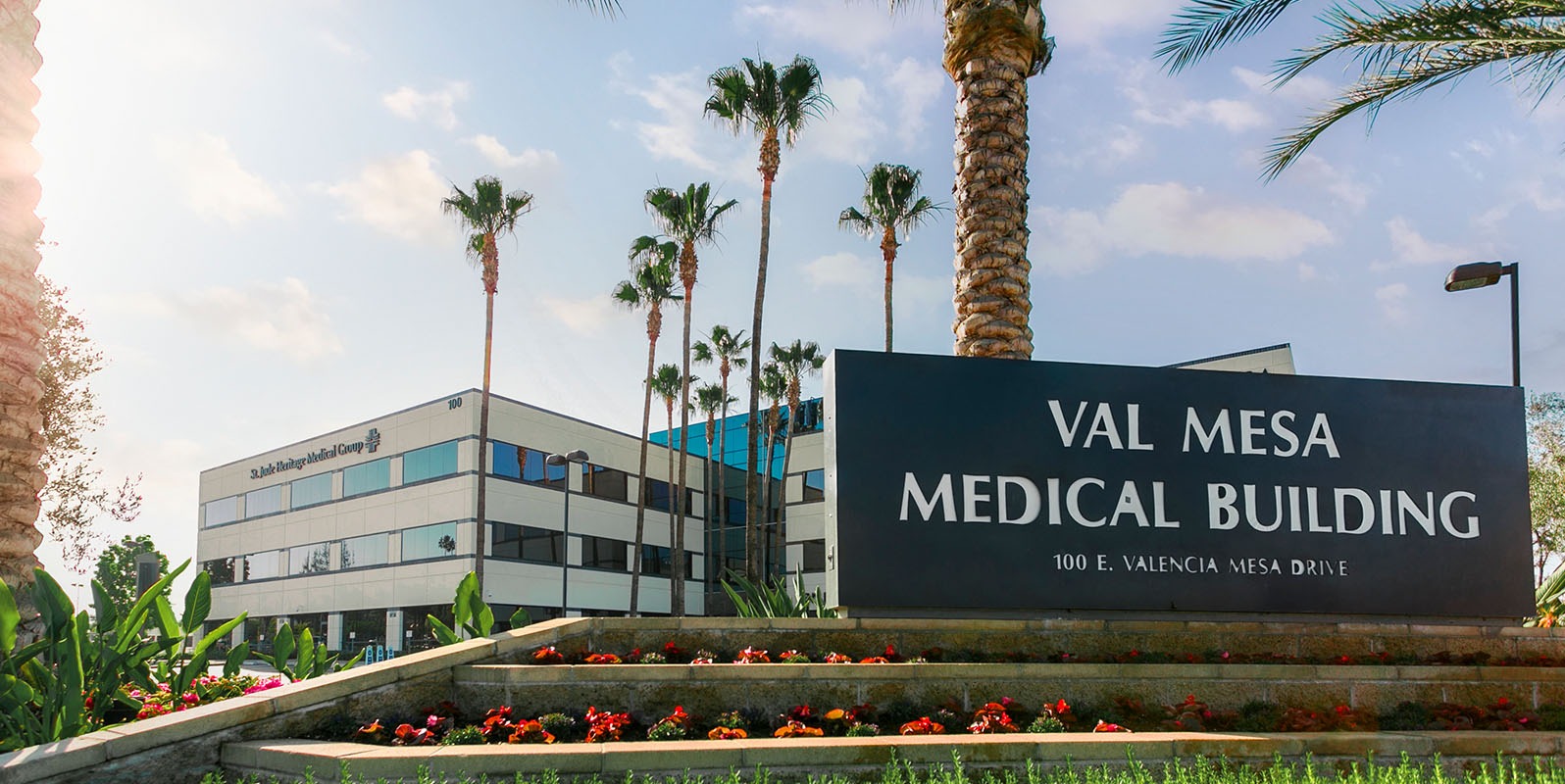 Val Mesa Medical Center building
